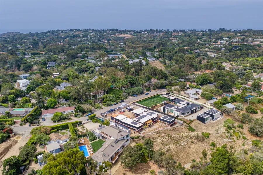 6642 Zumirez Drive, Malibu, CA