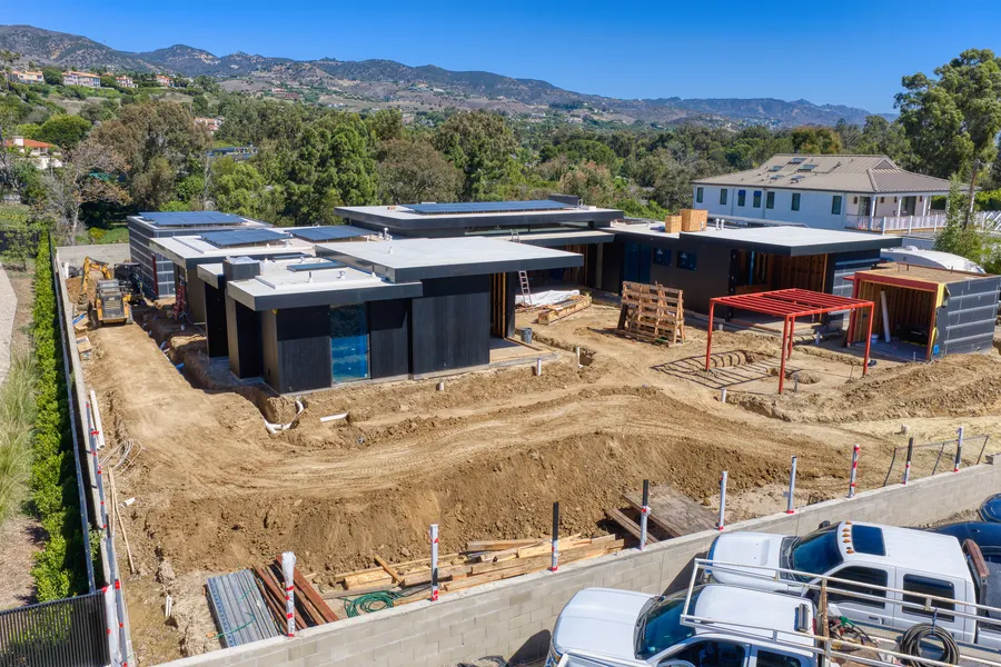 6642 Zumirez Drive, Malibu, CA